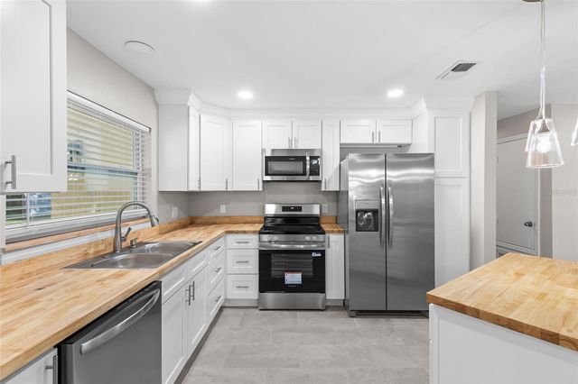 6649 PAMPUS DRIVE, Orlando, FL 32819