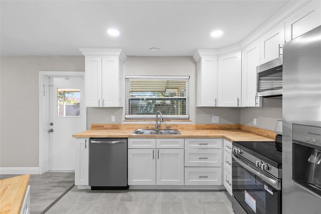 6649 PAMPUS DRIVE, Orlando, FL 32819