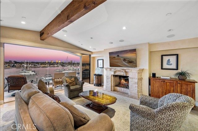 900 E Balboa Blvd, Newport Beach, CA 92661