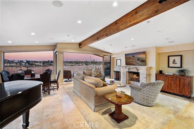 900 E Balboa Blvd, Newport Beach, CA 92661