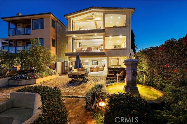 900 E Balboa Blvd, Newport Beach, CA 92661