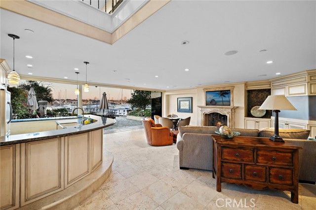 900 E Balboa Blvd, Newport Beach, CA 92661