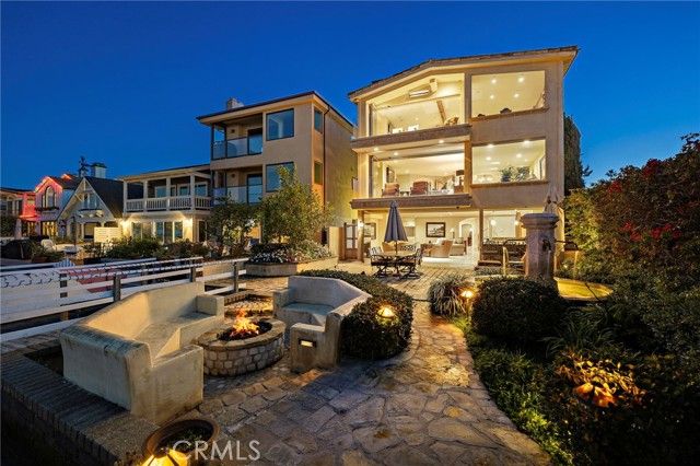 900 E Balboa Blvd, Newport Beach, CA 92661