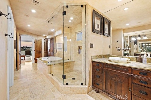 900 E Balboa Blvd, Newport Beach, CA 92661