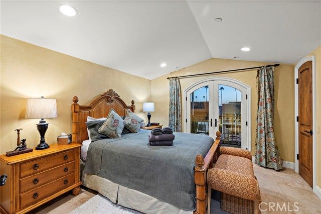 900 E Balboa Blvd, Newport Beach, CA 92661