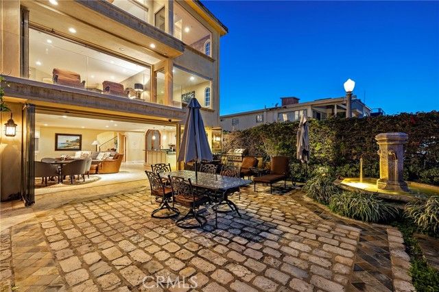 900 E Balboa Blvd, Newport Beach, CA 92661