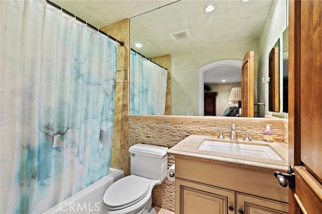 900 E Balboa Blvd, Newport Beach, CA 92661