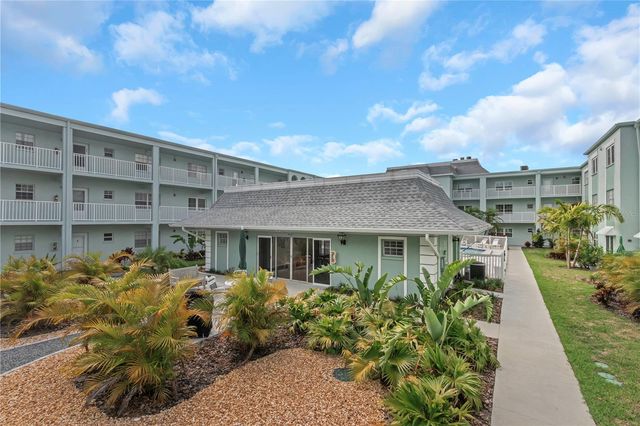 1706 BELLEAIR FOREST DRIVE 222, Belleair, FL 33756