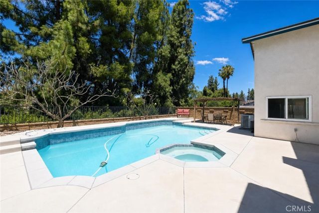 15 Knollview, Phillips Ranch, CA 91766