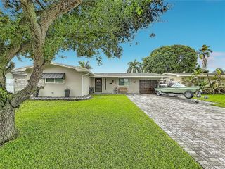 1150 NW 86th Terrace, Pembroke Pines, FL 33024