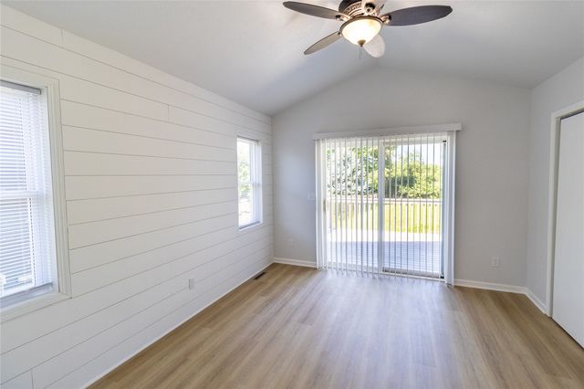 1230 Belmont Parkway NW, Cedar Rapids, IA 52405