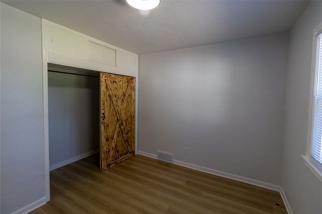 1230 Belmont Parkway NW, Cedar Rapids, IA 52405