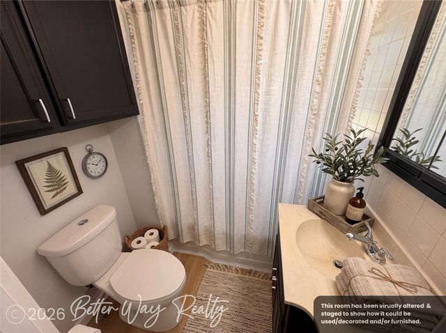 1230 Belmont Parkway NW, Cedar Rapids, IA 52405