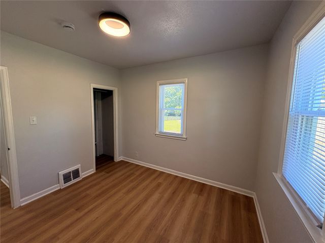 1230 Belmont Parkway NW, Cedar Rapids, IA 52405
