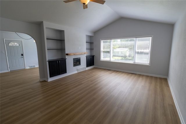 1230 Belmont Parkway NW, Cedar Rapids, IA 52405
