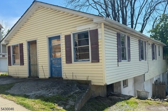 2 Harrison St, Sussex Boro, NJ 07461