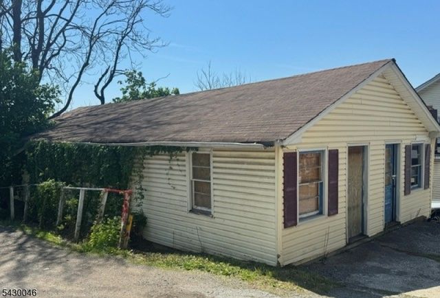 2 Harrison St, Sussex Boro, NJ 07461