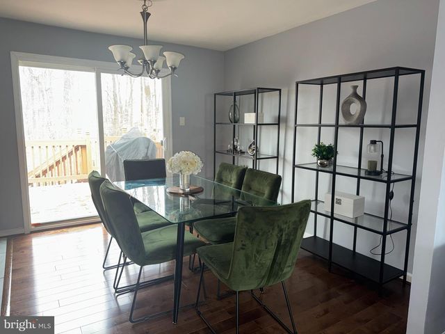 9018 HOLLY AVE, Waldorf, MD 20601