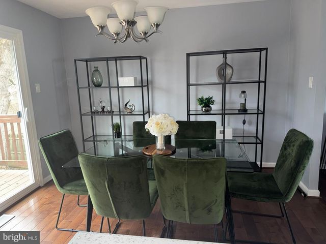 9018 HOLLY AVE, Waldorf, MD 20601