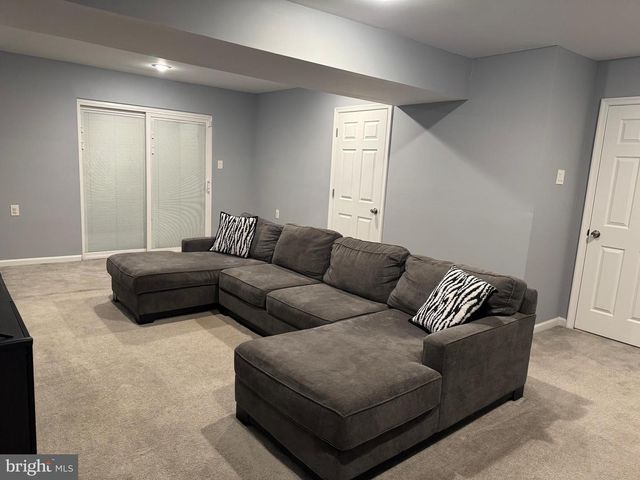 9018 HOLLY AVE, Waldorf, MD 20601