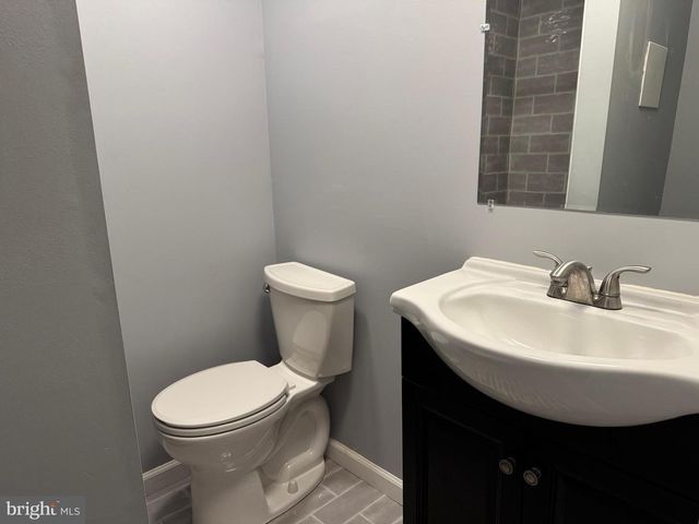 9018 HOLLY AVE, Waldorf, MD 20601