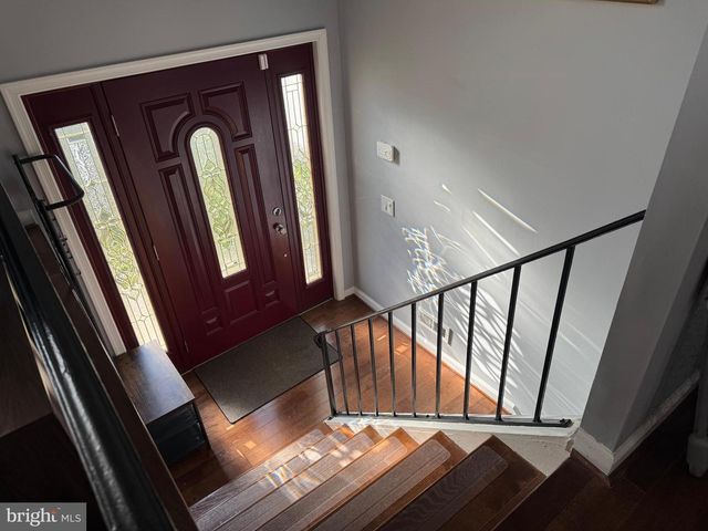 9018 HOLLY AVE, Waldorf, MD 20601