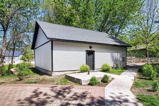 1647 Ames Avenue, Saint Paul, MN 55106