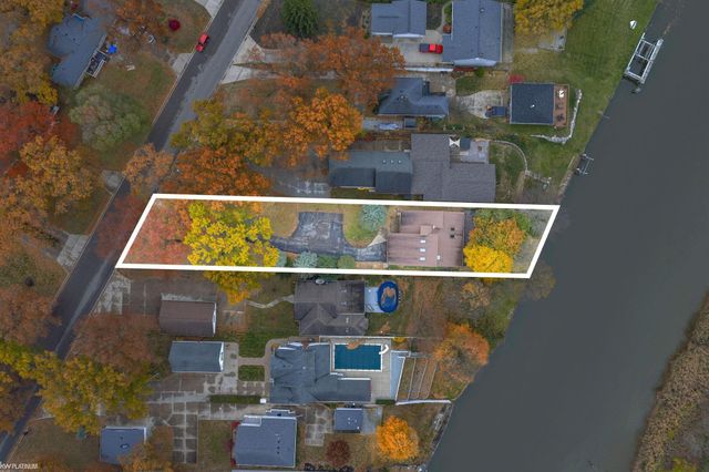 3419 Riverside Drive, Port Huron, MI 48060