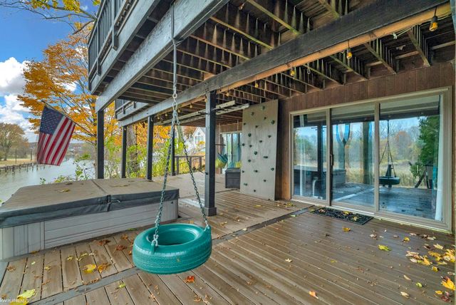 3419 Riverside Drive, Port Huron, MI 48060