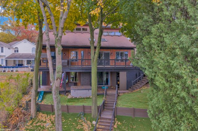 3419 Riverside Drive, Port Huron, MI 48060