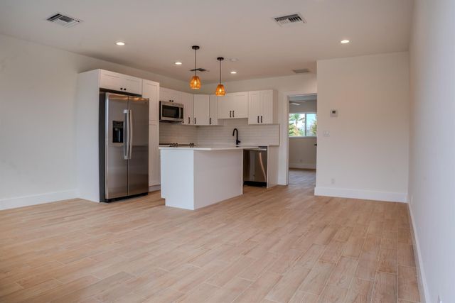 238 SE 1st Avenue 4, Delray Beach, FL 33444
