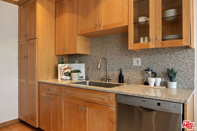 2721 2nd Street 205, Santa Monica, CA 90405