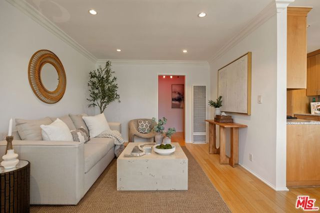2721 2nd Street 205, Santa Monica, CA 90405