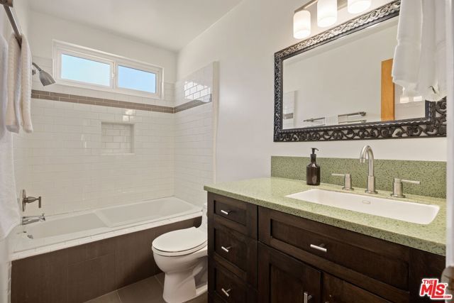 2721 2nd Street 205, Santa Monica, CA 90405