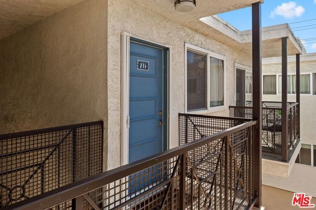 2721 2nd Street 205, Santa Monica, CA 90405