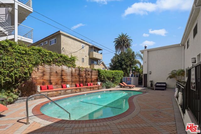 2721 2nd Street 205, Santa Monica, CA 90405