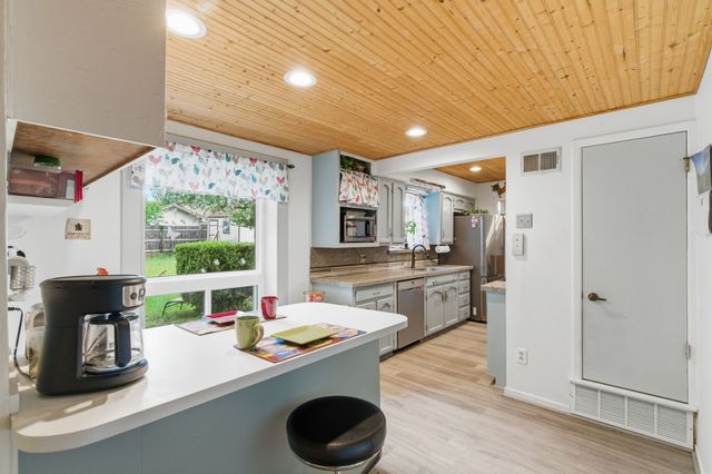 6713 Starnes Road, North Richland Hills, TX 76182