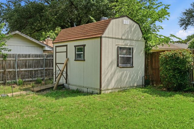 6713 Starnes Road, North Richland Hills, TX 76182