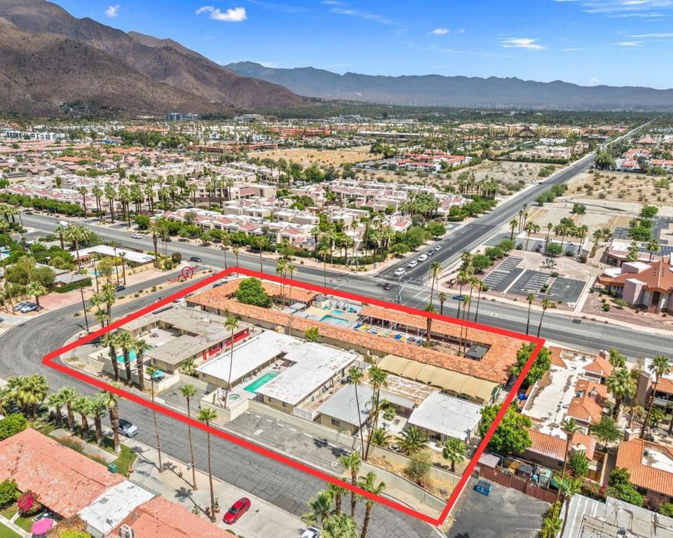 526 S Warm Sands Drive, Palm Springs, CA 92262