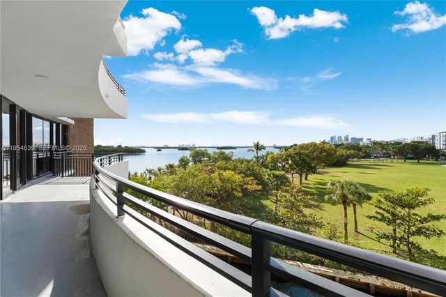 720 NE 69th St 4S, Miami, FL 33138