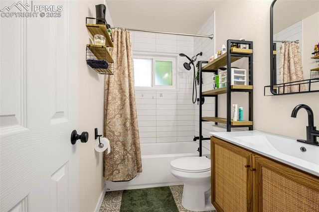 601 Hackberry Drive, Colorado Springs, CO 80911