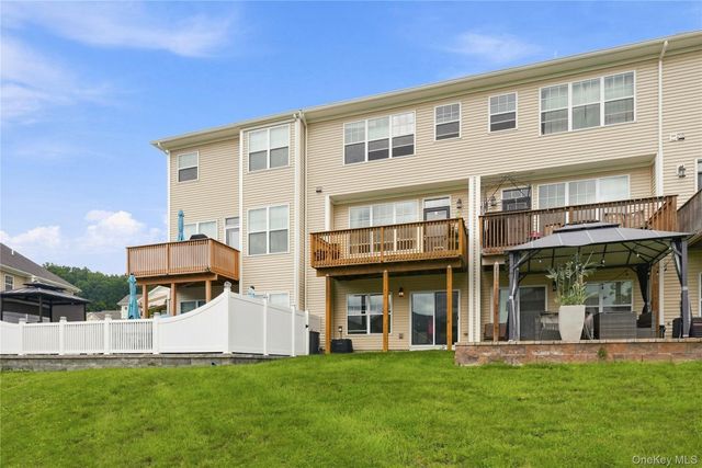 4 Woodrose Court, Middletown, NY 10940