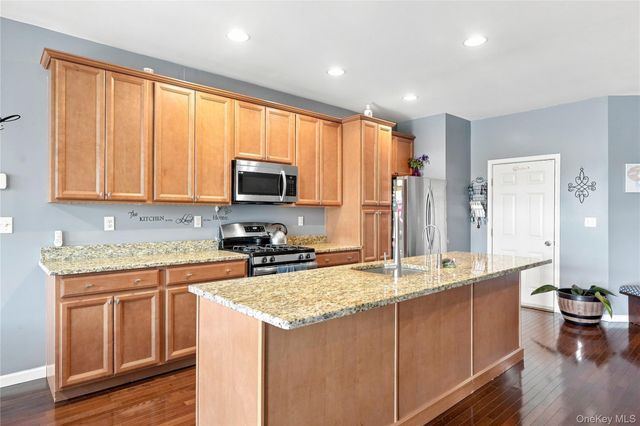 4 Woodrose Court, Middletown, NY 10940