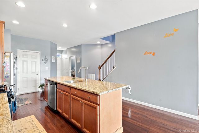 4 Woodrose Court, Middletown, NY 10940