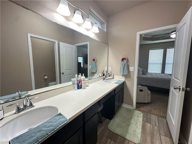 1016 Santa Catalina St, Portland, TX 78374