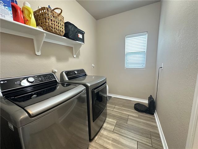 1016 Santa Catalina St, Portland, TX 78374