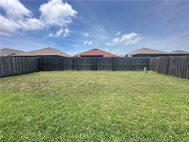 1016 Santa Catalina St, Portland, TX 78374