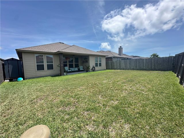 1016 Santa Catalina St, Portland, TX 78374
