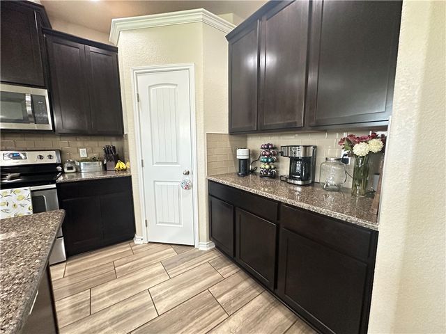 1016 Santa Catalina St, Portland, TX 78374