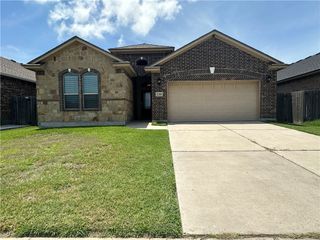 1016 Santa Catalina St, Portland, TX 78374